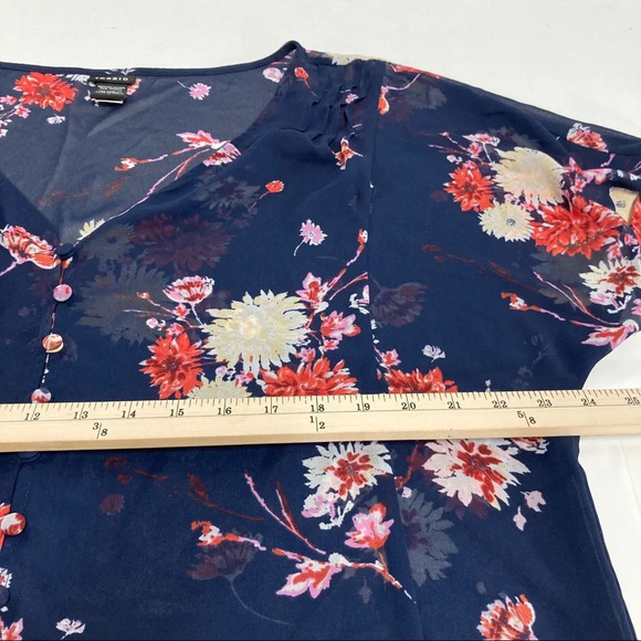 Torrid Womens 0 Plus Floral Sheer Crop Blouse - Picture 4 of 7